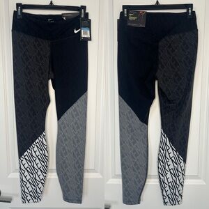 Nike Women’s Leggings - M